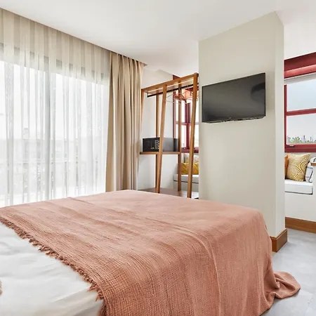 Meruno Alacati Otel *